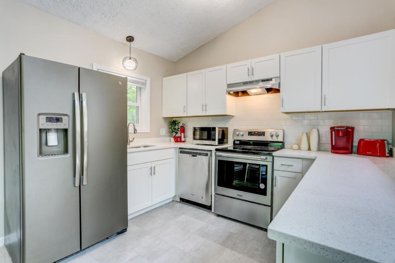 Apartment Simply Stunning 4bd House Among Lakes With Gameroom & Sauna *