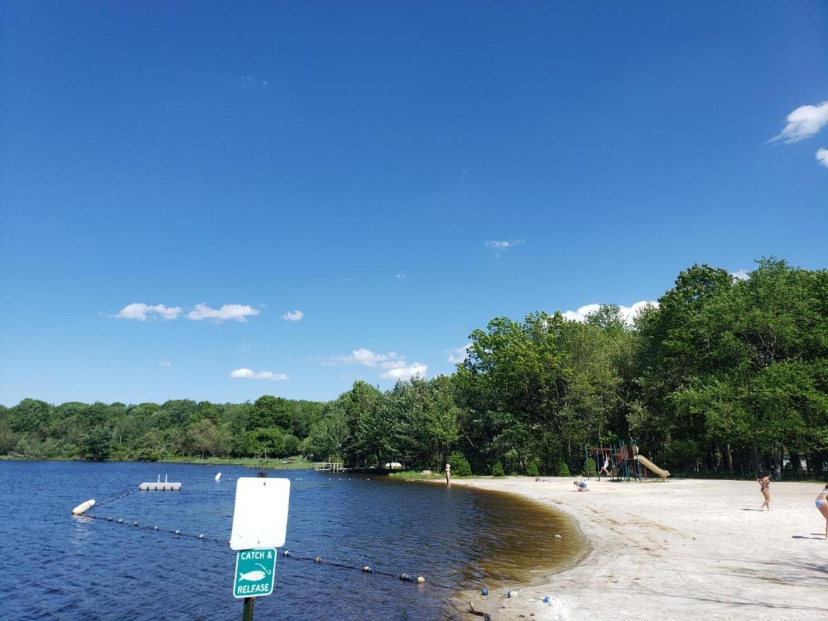 Apartment Simply Stunning 4bd House Among Lakes With Gameroom & Sauna Pocono Summit